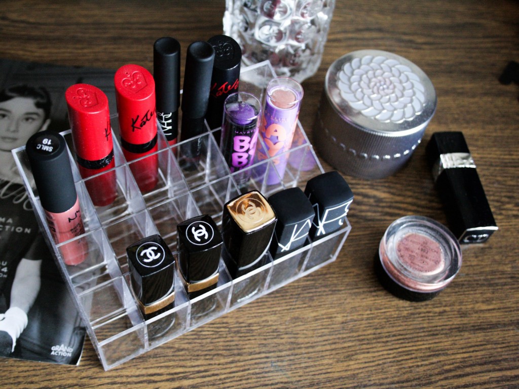 lipstick holder